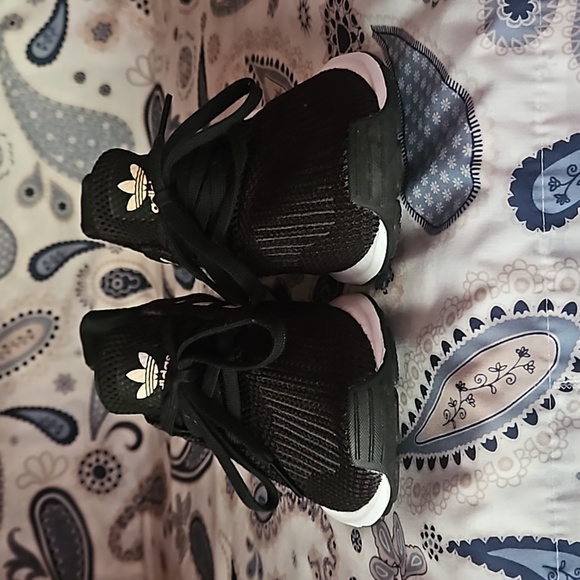 ADIDAS - Picture 2 of 10